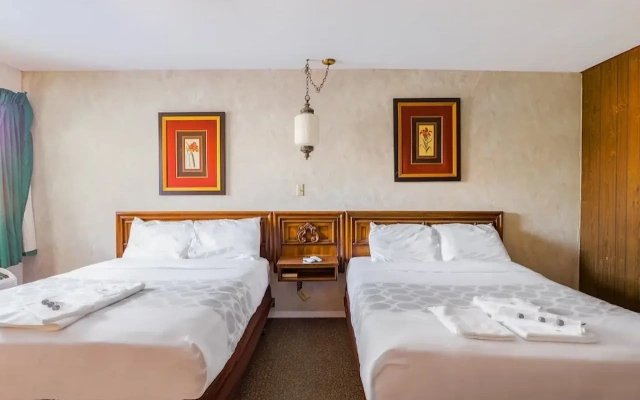 Four Seasons Motel