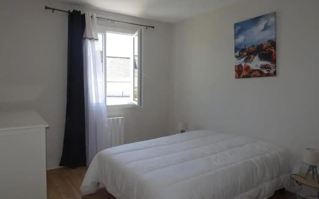 Comfortable Bungalow, Pink Granite Coast