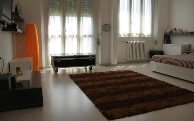 Expo Suite In Town