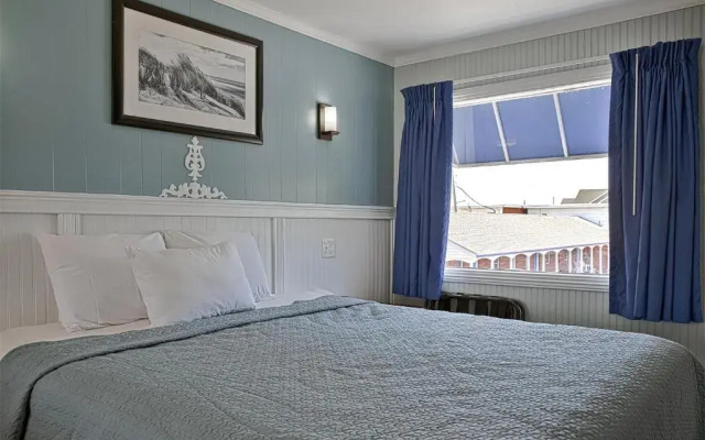Colonial Inn Motel