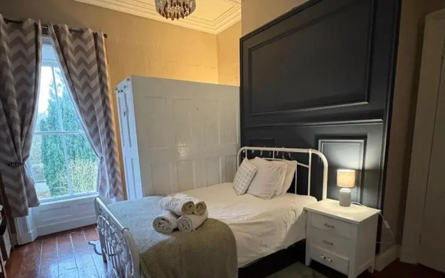 Fabulous 6 Bedroom Victorian Period House