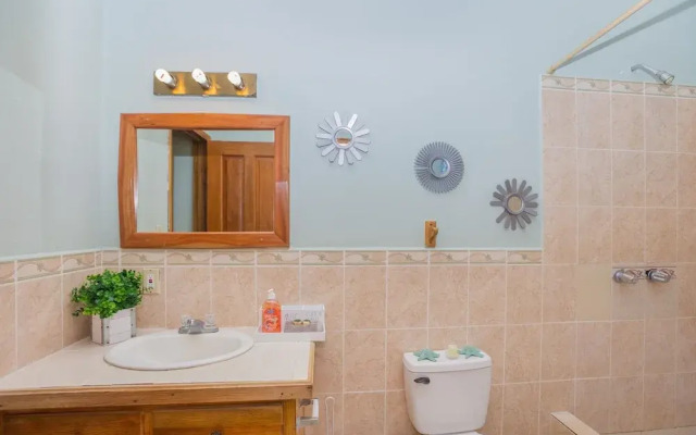 Roatan Ocean View - Ground Floor 2 Bedroom Apts