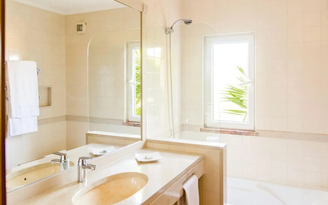 Monte D'Oiro Refugio Design