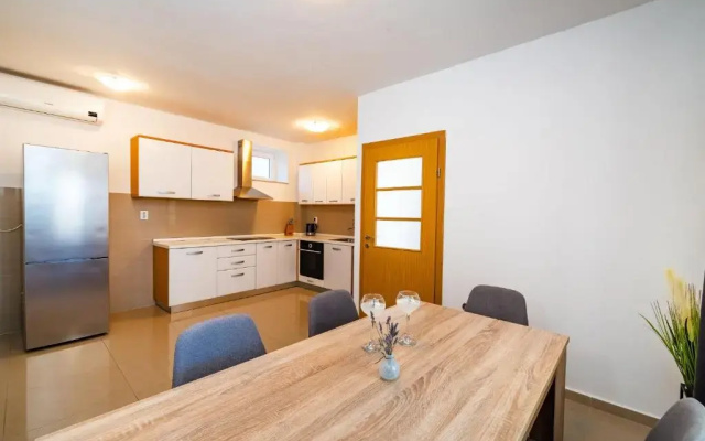 Merita Apartments