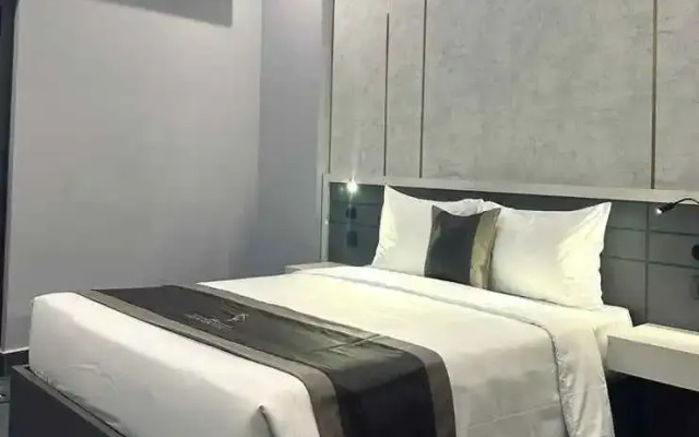 Lion 9 Hotel