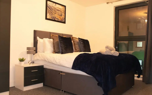 Livestay - Chic One Bed Apartment Near Heathrow