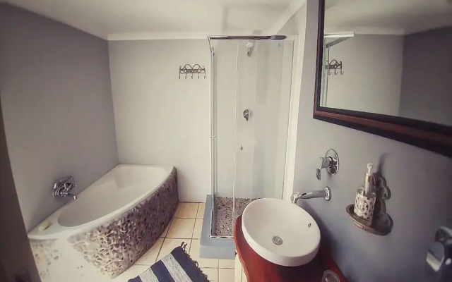 Bezalel Estate Country House