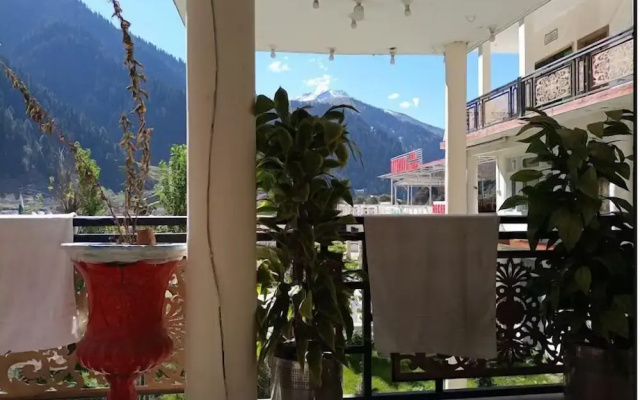 Gateway Hotel & Restaurant
