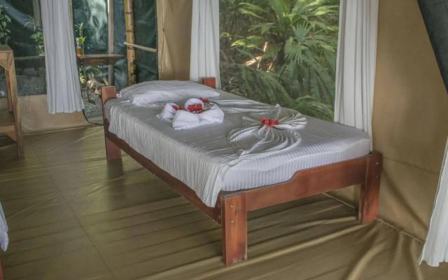 La Leona Eco Lodge