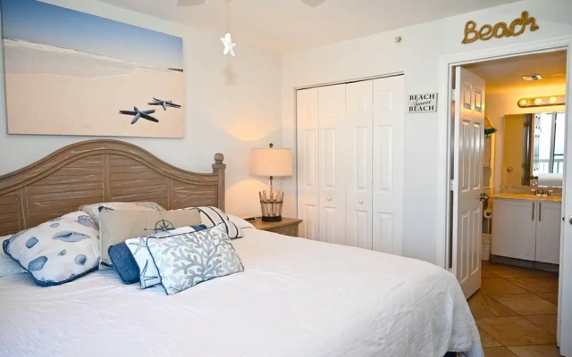 Pelican Beach 0614 2 Bedroom Condo by Pelican Beach Management