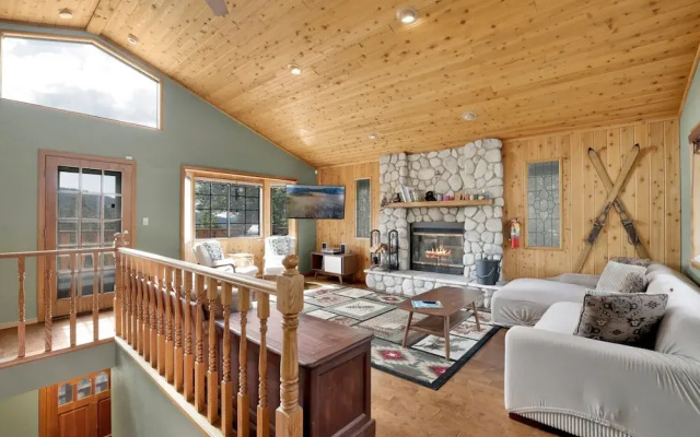 Moonridge Treehouse #2570