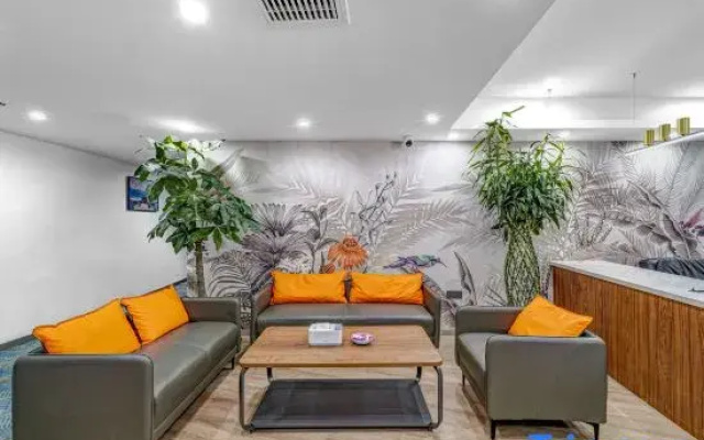 Zhuote Apartment (Qingdao May Fourth Square)
