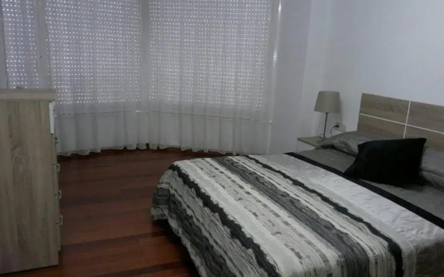 1ª LÍNEA DE PLAYA, VISTAS AL MAR Y MUY CÉNTRICO.