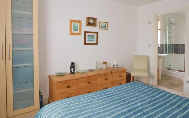 Modern Holiday Home Central St Merryn