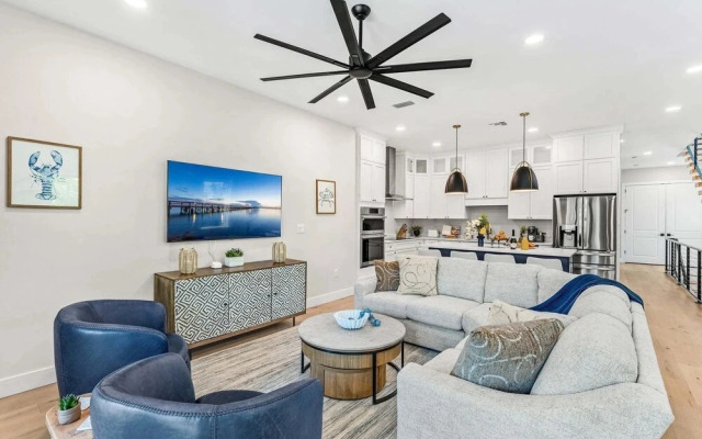 30 & 40 8th Avenue