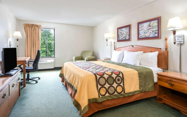 Super 8 by Wyndham Pevely