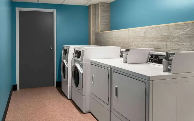 Days Inn And Suites By Wyndham Lancaster Amish Country