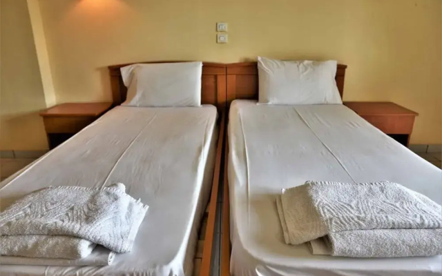 Elpida Hotel
