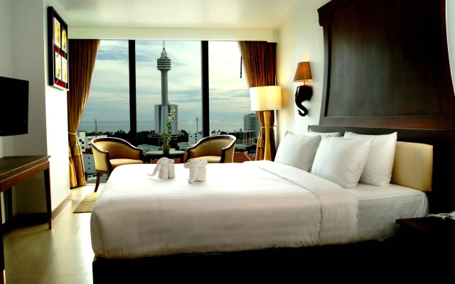 Aiyara Grand Hotel