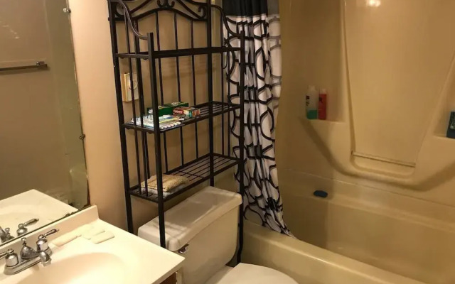 2 Rooms Available