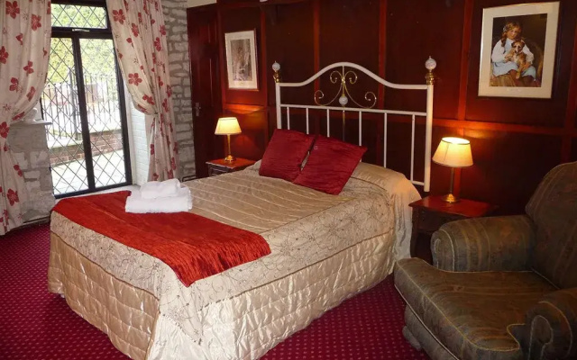 Walnut Tree Hotel