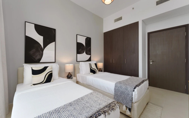 Maison Privee - Luxury Apt with Burj Khalifa Vw & Direct Mall Access