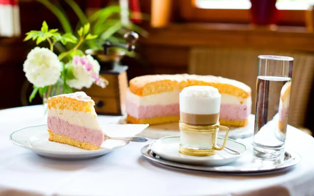 Dorf Café