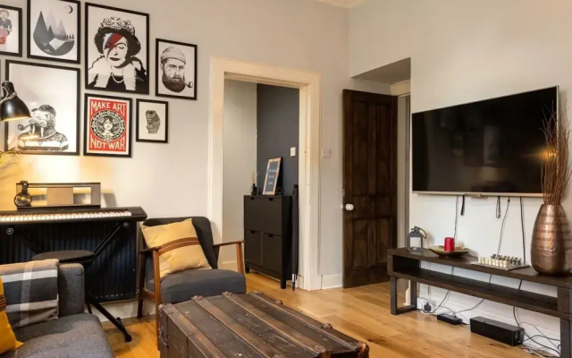 Modern and Jazzy 2 Bedroom House in Edinburgh
