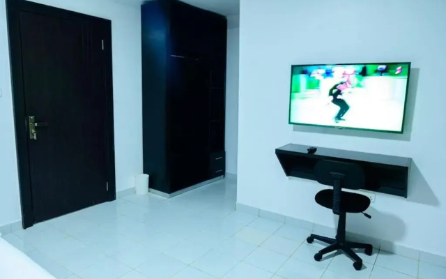 Furnished 4 Bedrooms Apart-24Hrs Elect/WIFI/Security