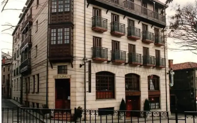 Hotel Covaleda Soria
