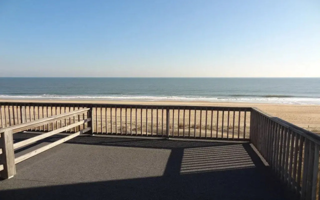 Windbreaker 18 1 Br condo by RedAwning