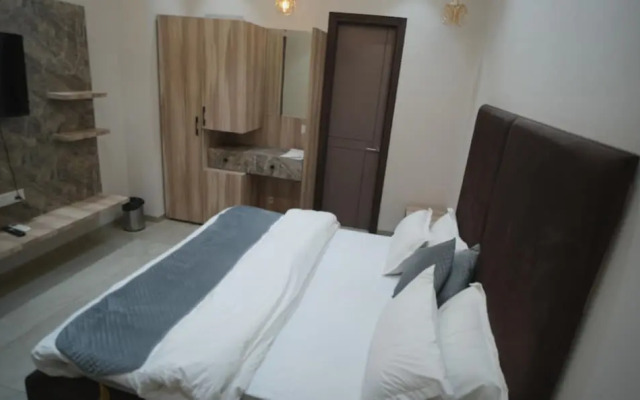 Hotel Cloud Castle Ludhiana