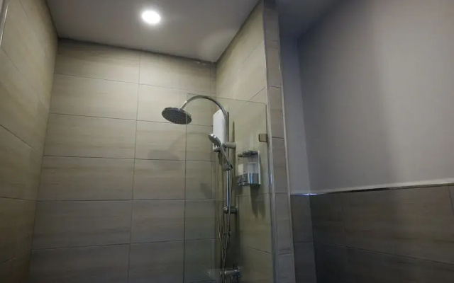 Double J Hotel