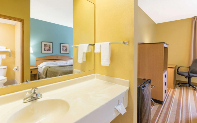 Super 8 by Wyndham Clarinda