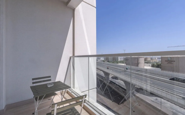 Sleek 1 Bedroom in Studio One With Great Amenities