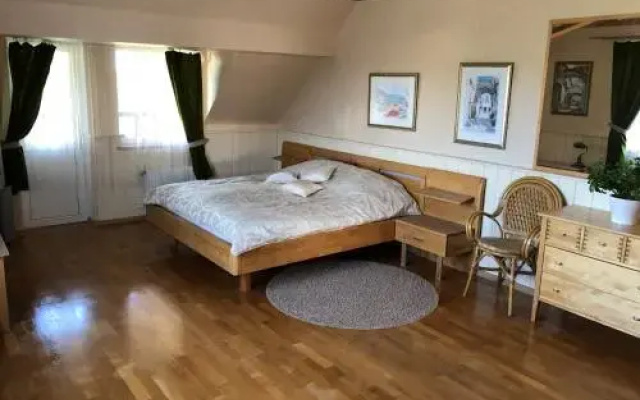 Family House Apartments