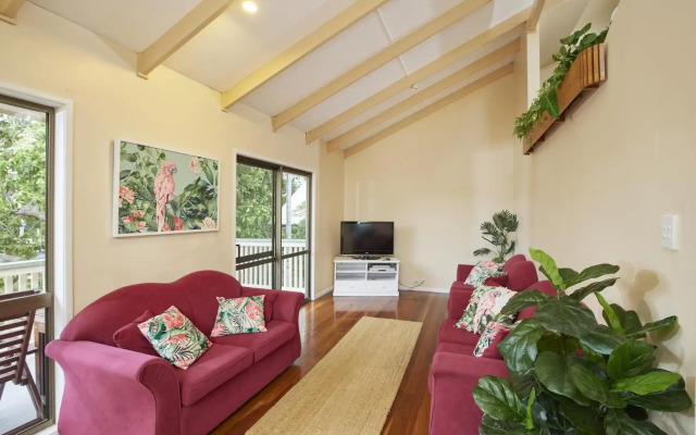 Straddie House