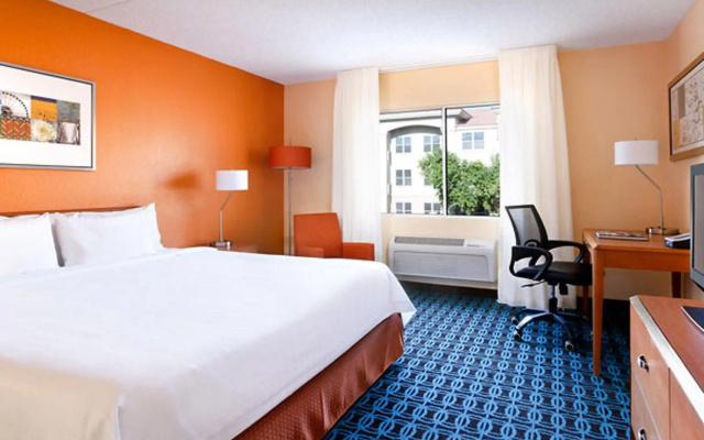 Holiday Inn Express & Suites Phoenix - Mesa West by IHG