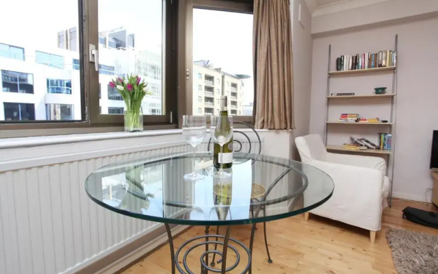 Tower Bridge Apartment