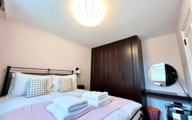 Redland Suites - Apartment 2