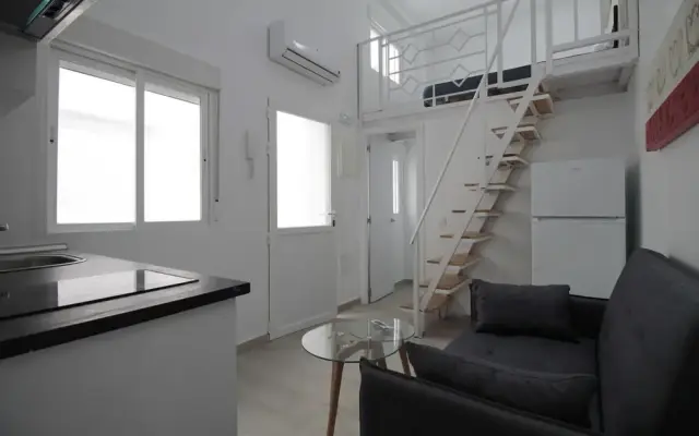 Apartamento con 2 camas de Matrimonio A/C y WiFi SANB4