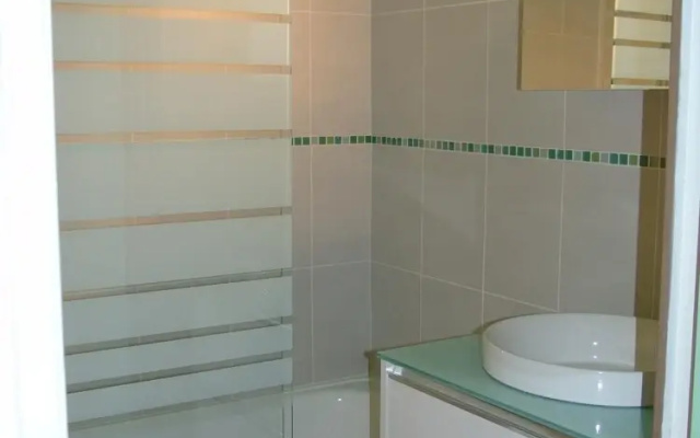 2 Rooms 4 People 3 Exposed South-West