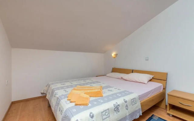 Beautiful Home in Punat With Wifi and 2 Bedrooms