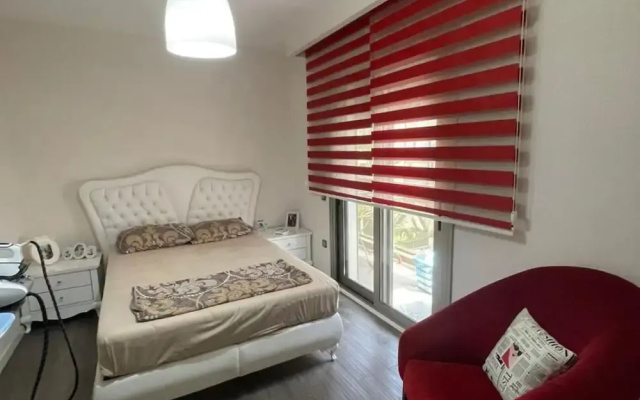 Central Apartment Near Sea With Balcony in Karsiyaka Zmir