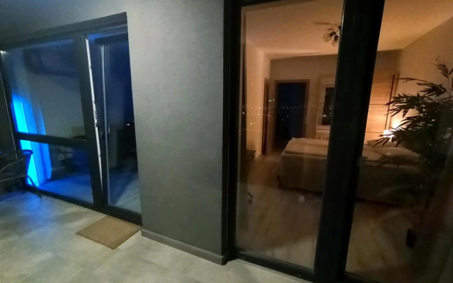 Apart Summer Haven - private parking lot & terrace, selfcheck-in&out, Mall