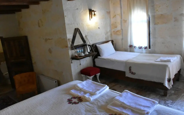 Glamada Cave Suites