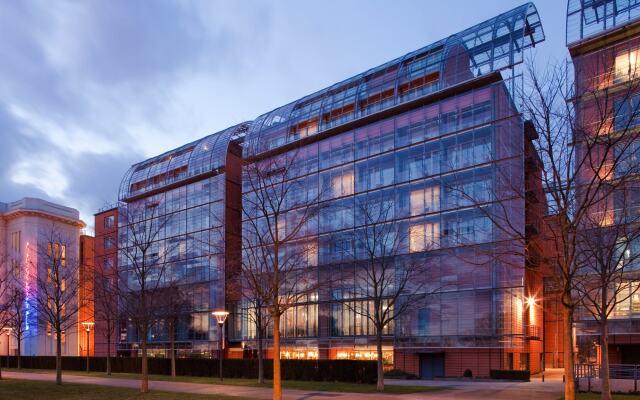 Отель Marriott Lyon Cité Internationale Франция, Лион - отзывы, цены и фото номеров - забронировать отель Marriott Lyon Cité Internationale онлайн вид на фасад