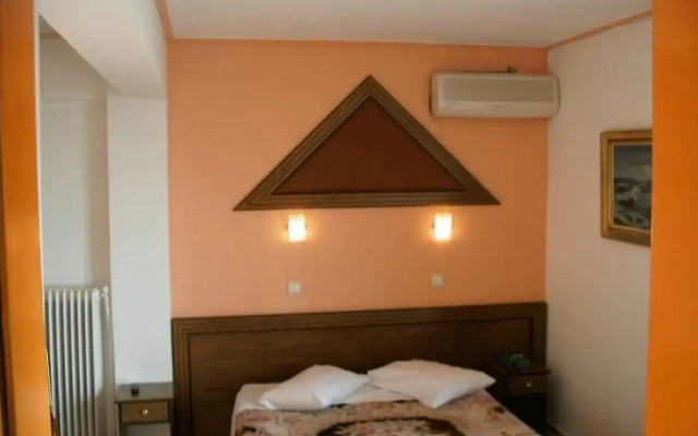Aiolos Hotel
