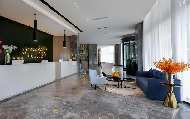 Echarm Hotel (Mile)
