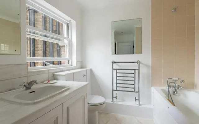 One bedroom High street kensington Apartment